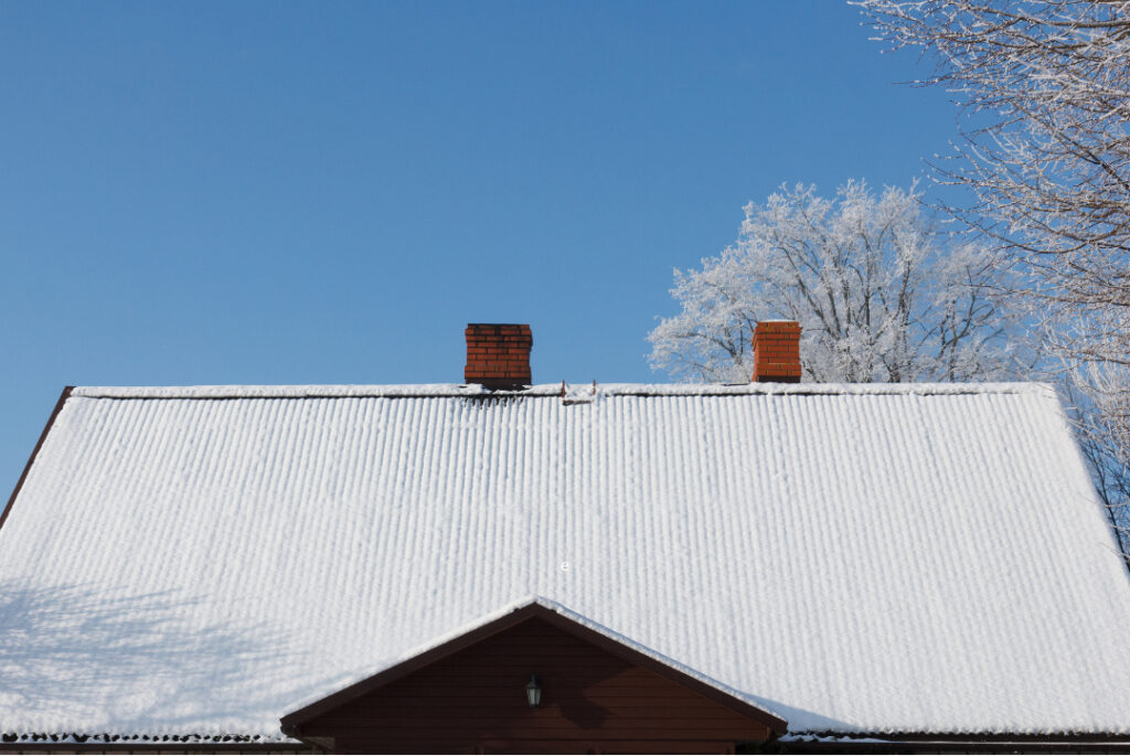 Debunking Winter Roofing Myths: What Homeowners Need to Know